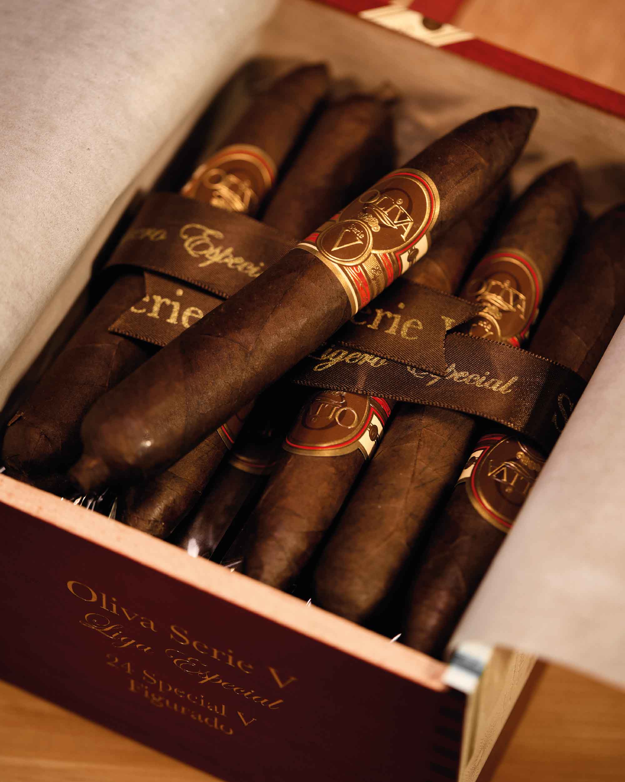 Oliva Serie V Special Figurado - Image 2