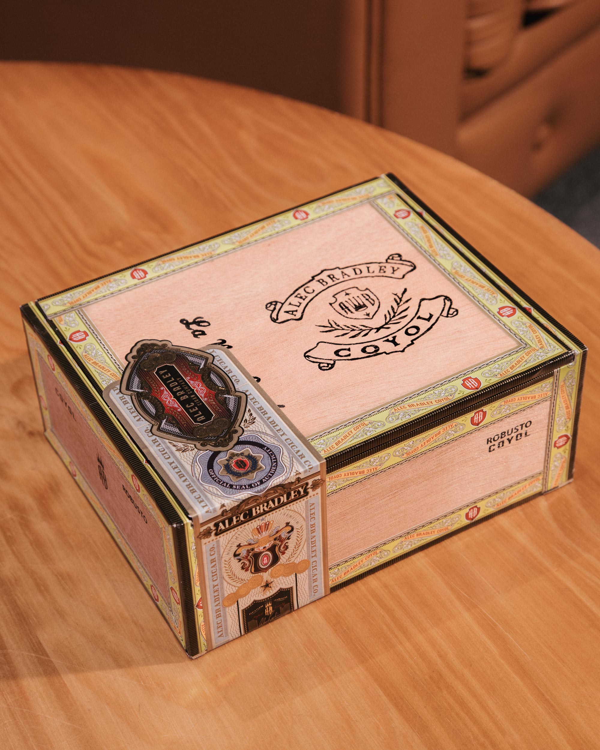 Alec Bradley Coyol Robusto - Image 2