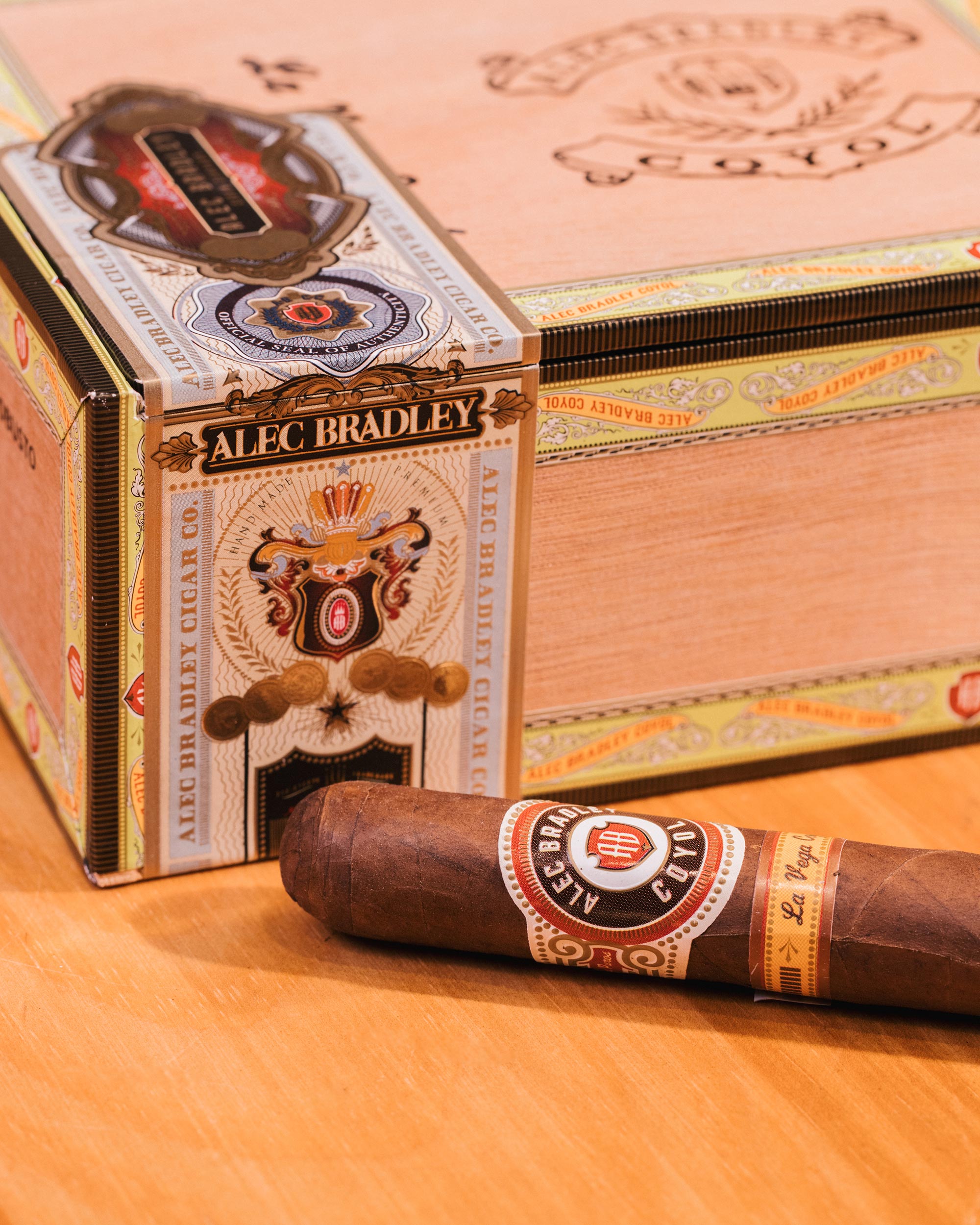 Alec Bradley Coyol Robusto - Image 3