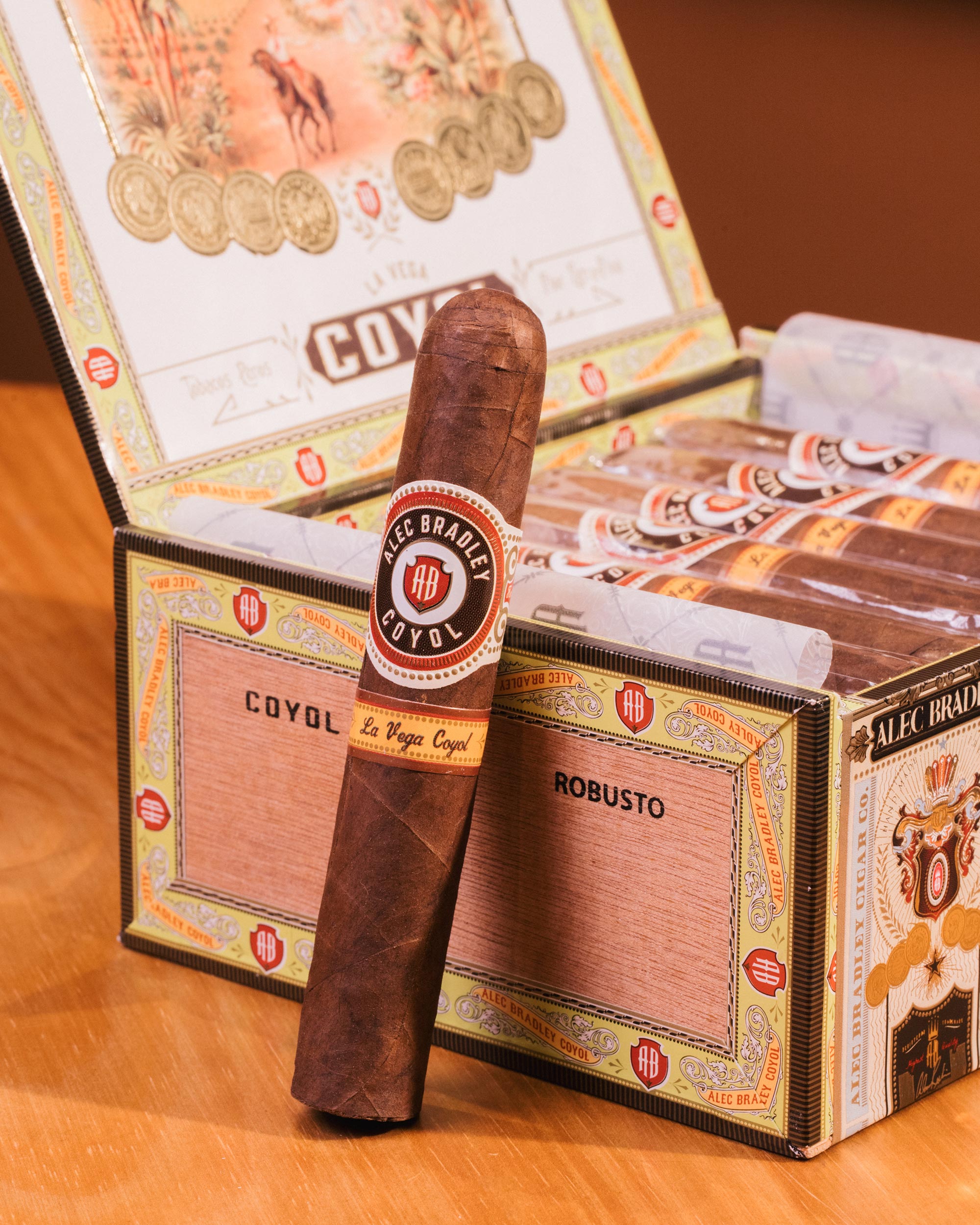 Alec Bradley Coyol Robusto - Image 5