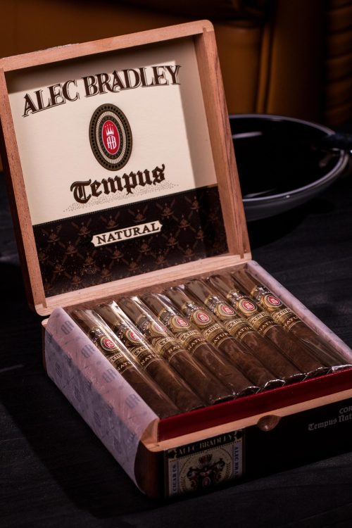 Alec Bradley Tempus Natural Corona
