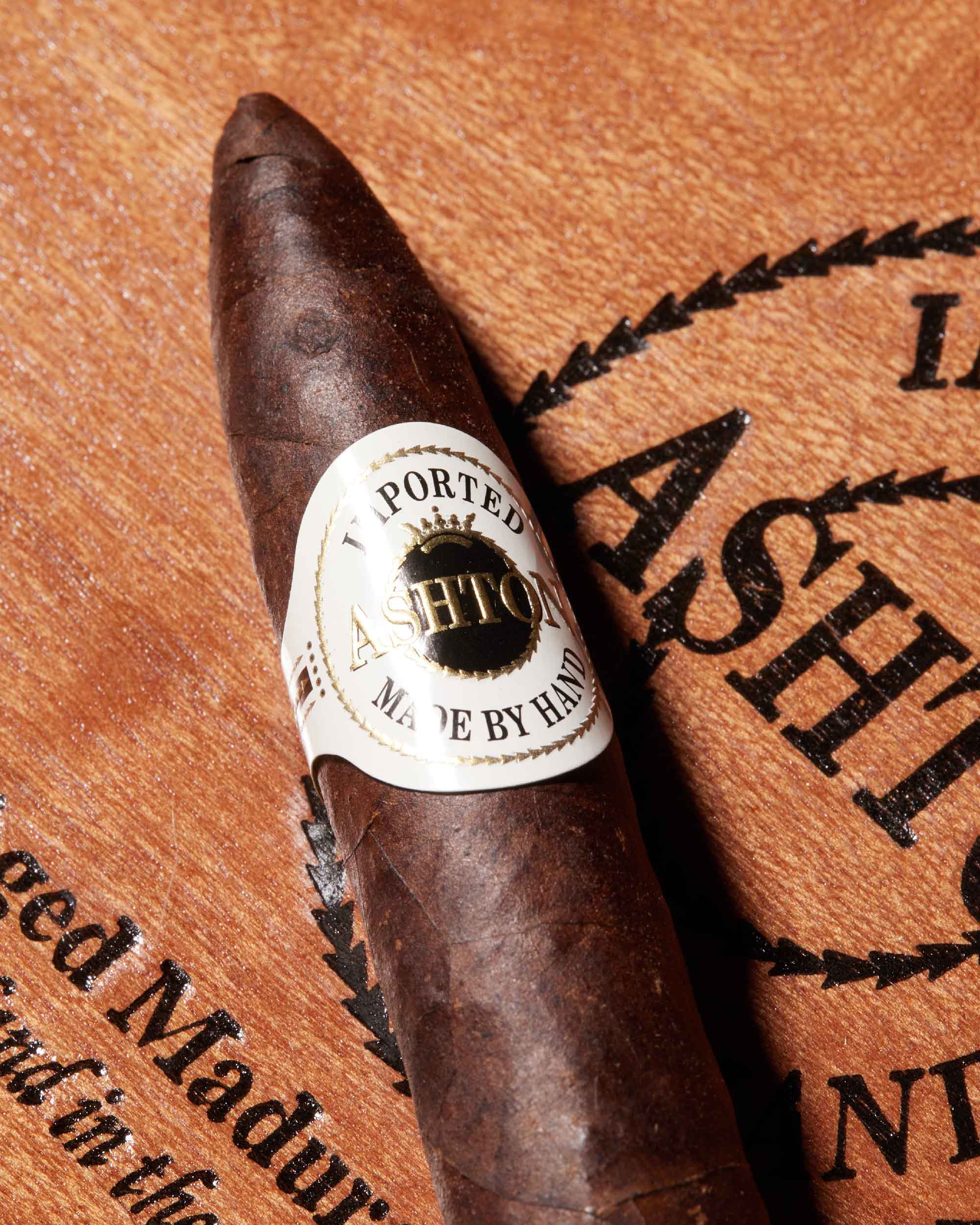 Ashton Aged Maduro Pyramid - Image 6