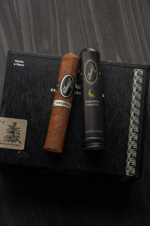 Davidoff Escurio Robusto (Tubos)