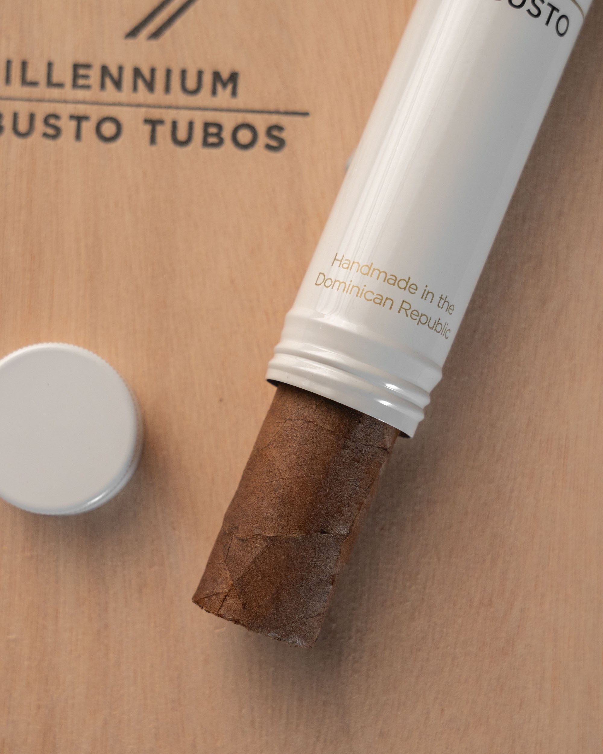 Davidoff Millennium Robusto (Tubos) - Image 4