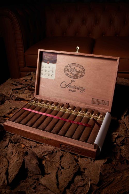 Padrón 1964 Anniversary Imperial Natural