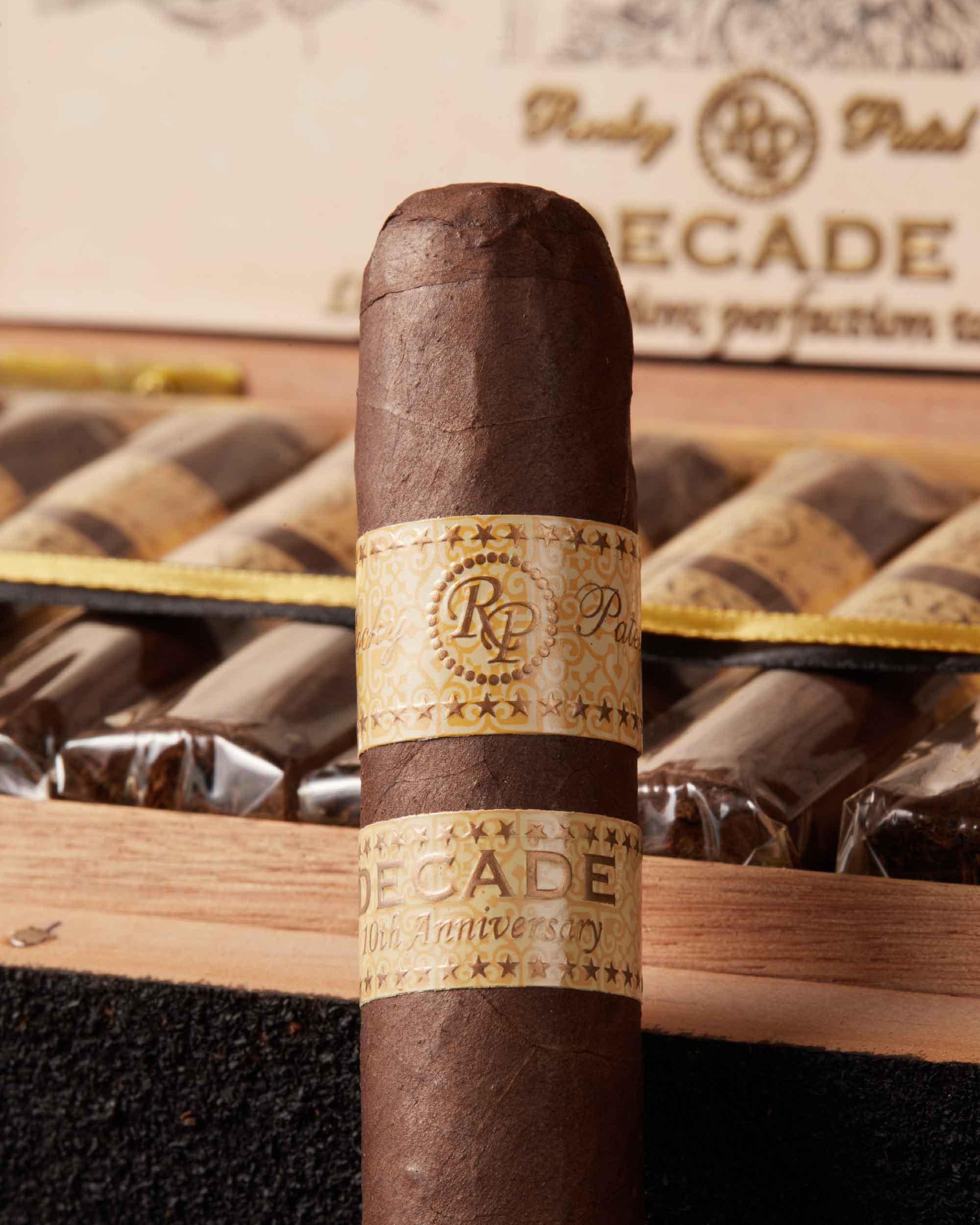 Rocky Patel Decade Short Robusto - Image 5